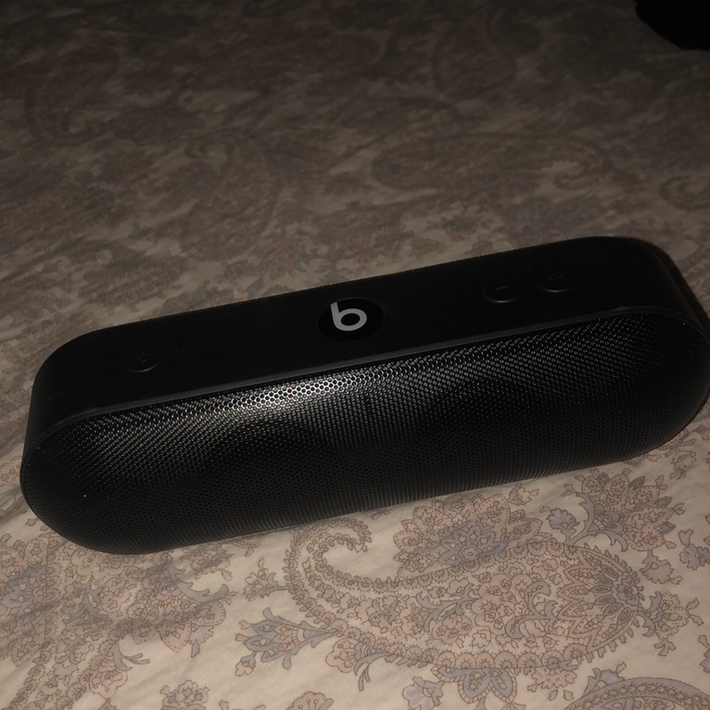 Beats Pill+